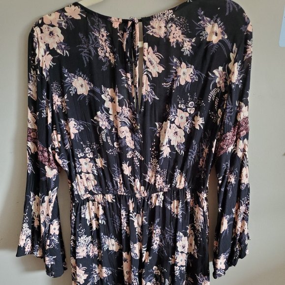 Black floral romper - Picture 7 of 7